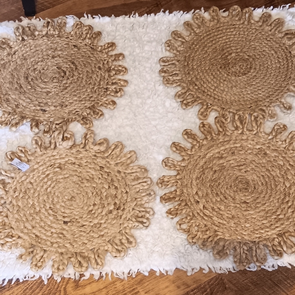 Set of Four Woven Round Placemats 100% JUTE Made from India